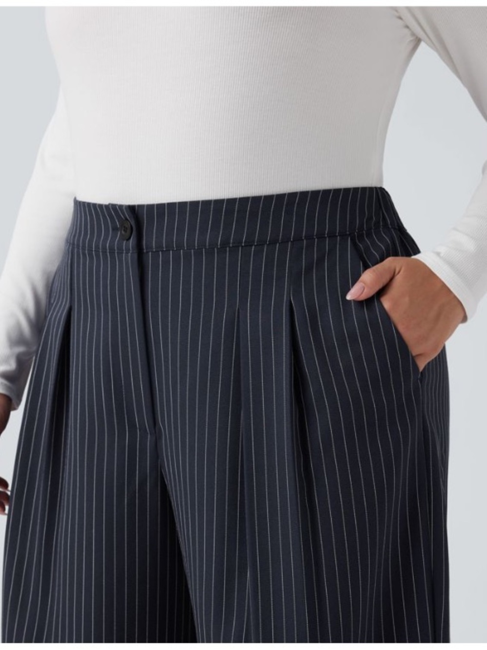 🆕 HALARA Navy Pinstripe Wide-Leg Trousers